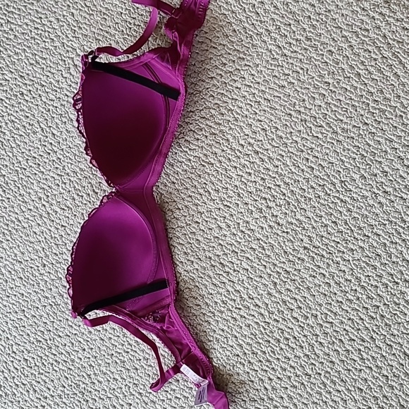 36D purple bra (breastfeeding friendly) - Picture 2 of 8